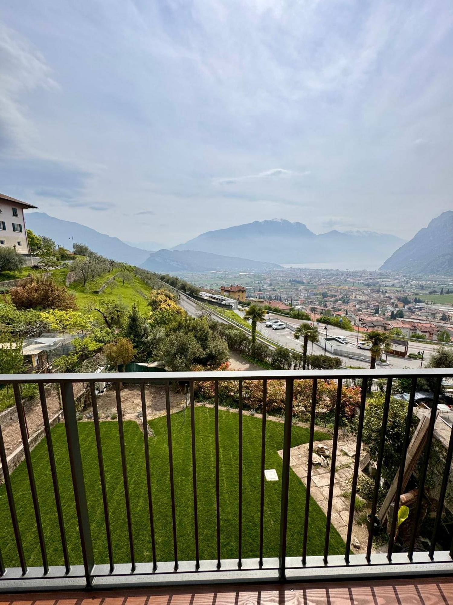 Apartamento Eco Garda Hill Tenno Exterior foto