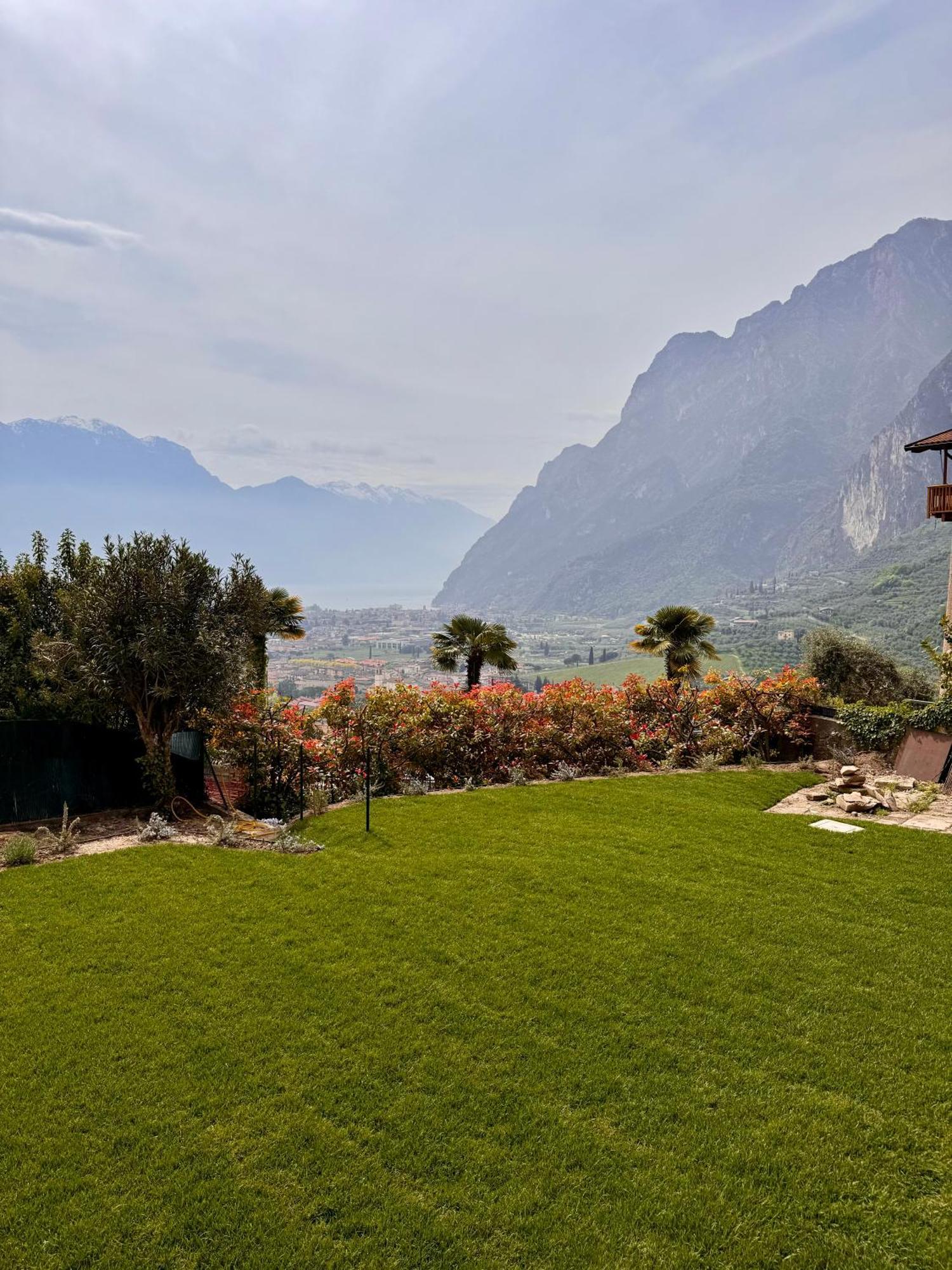 Apartamento Eco Garda Hill Tenno Exterior foto