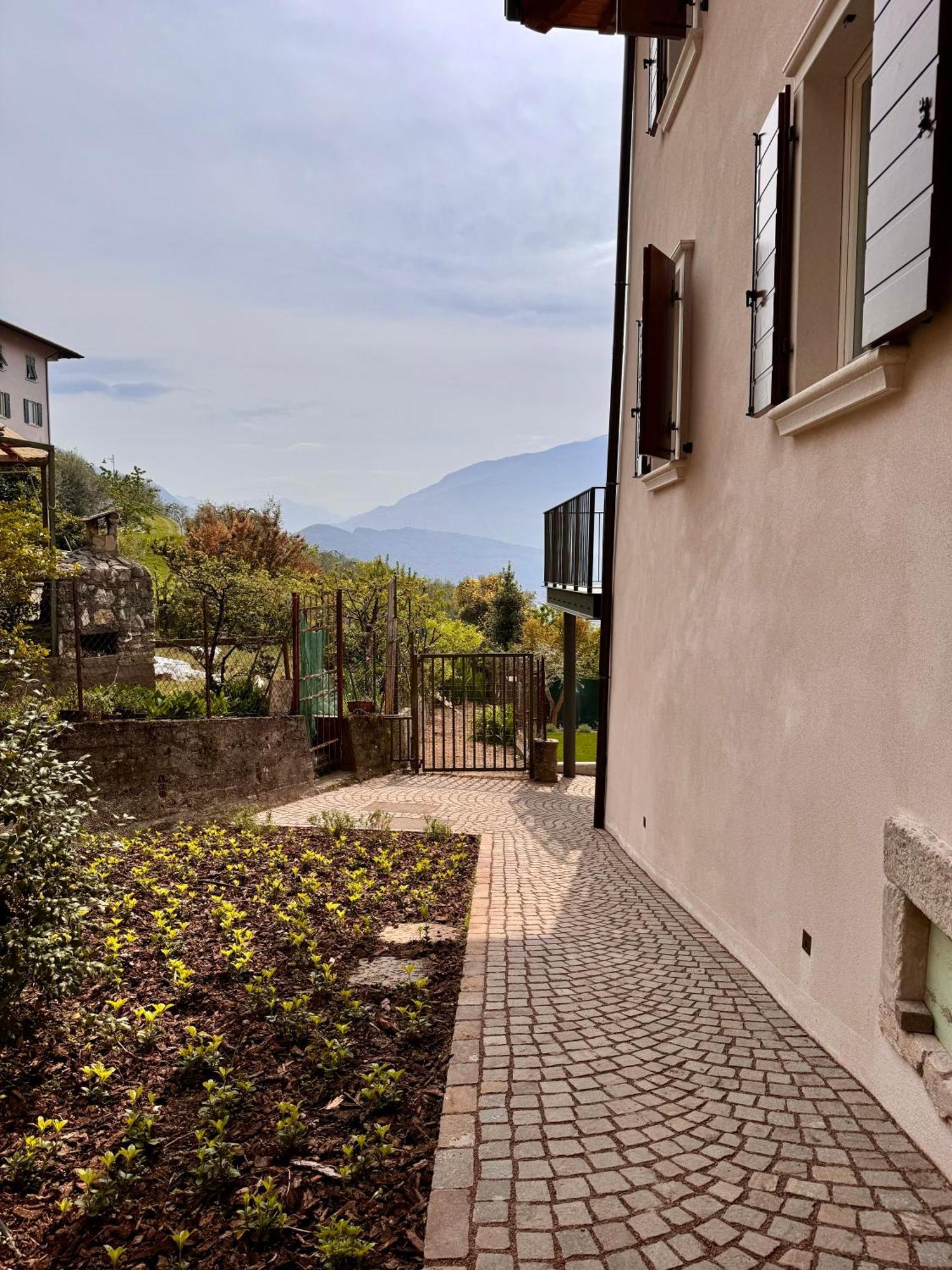 Apartamento Eco Garda Hill Tenno Exterior foto